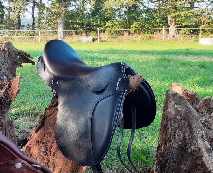 Selle Dollé equina noire 18 pouces occasion