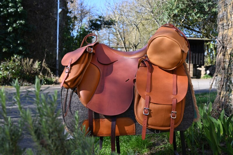 Selle Dollé gold toute équipée en bagages